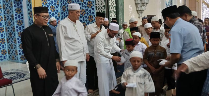 670 Anak Yatim Berdoa di Masjid Agung Medan, Sebagai Ungkapan Syukur Atas Milad H. Yuslin Siregar dan H. Dedi Iskandar,