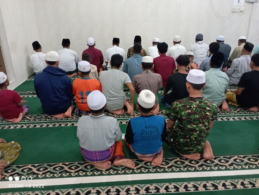 Satgas TMMD ke-123 Kodim 0212/Tapsel Meriahkan Ramadhan dengan Sholat Tarawih dan Tadarus Bersama Warga