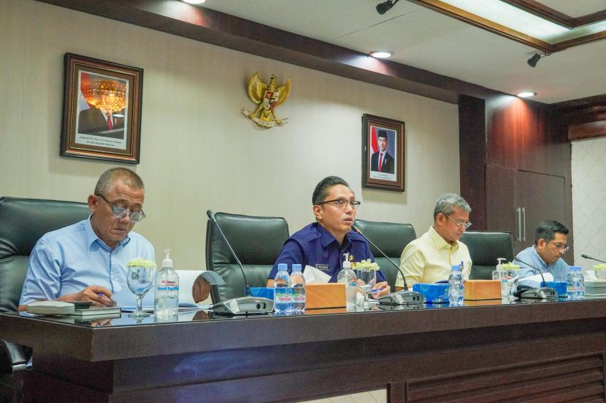 Rico Waas Minta Dinas SDABMBK Petakan Jalan Rusak dan Drainase Yang Perlu Diremajakan