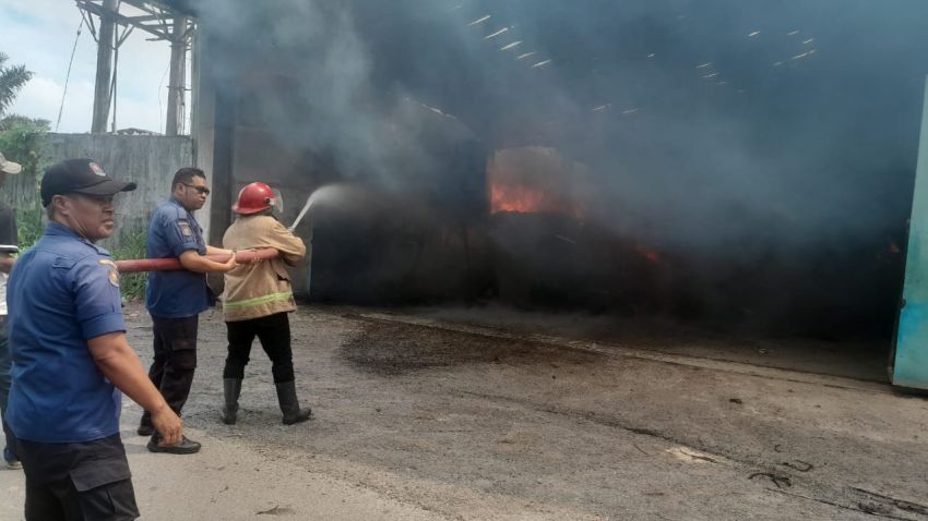 Dua Petugas Damkar Dianiaya Saat Bertugas Memadamkan Kebakaran di Deli Serdang