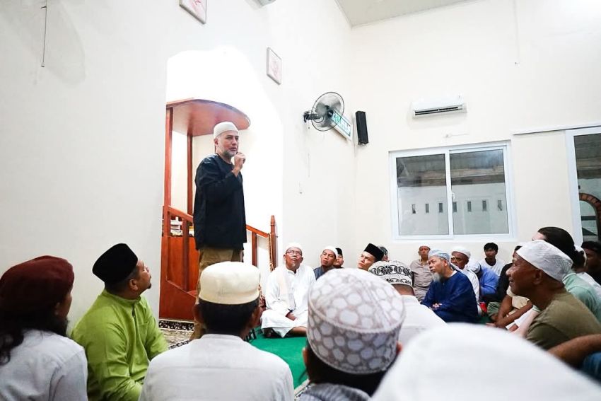 Dr. H. Musa Rajekshah Kembali Bersilaturahmi dengan Jamaah Masjid Jabal Nur dan Warga Bukit Lawang