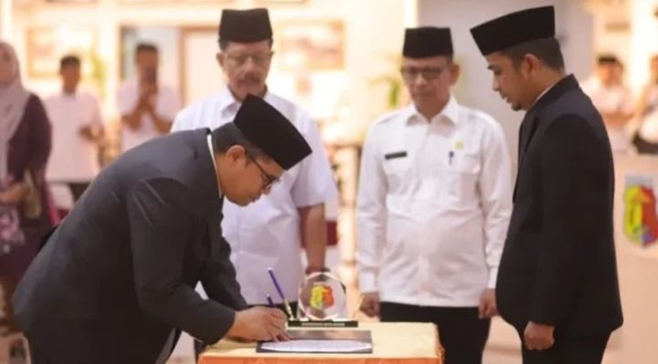 Dr. Desmon Dilantik Menjadi Pj Sekda Kota Solok
