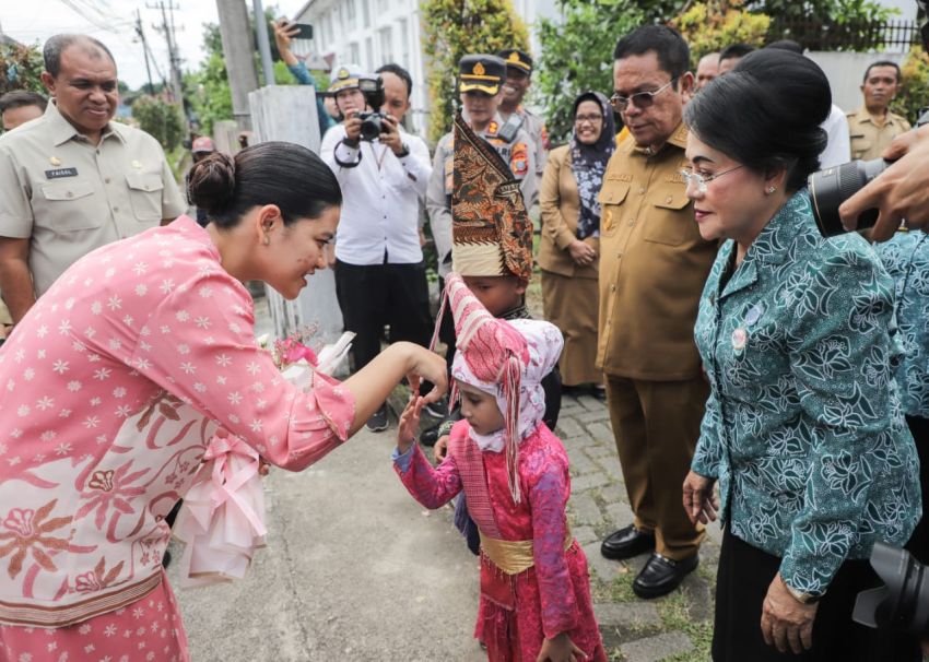 kunjungan Ketua Tim Pembina Posyandu Sumut Kahiyang Ayu Bobby Nasution