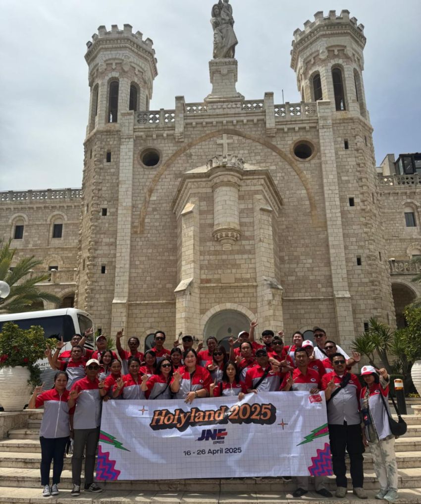 JNE Berangkatkan Ksatria dan Srikandi ke Holyland untuk Perjalanan Rohani