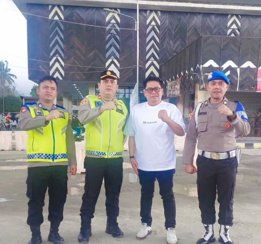 Kapolsek Simanindo Pantau Kelancaran Penyebrangan di Pelabuhan Ambarita Selama Idul Fitri 1446 H, Iptu Ramadhan Siregar: Alhamdulilah Aman dan Lancar