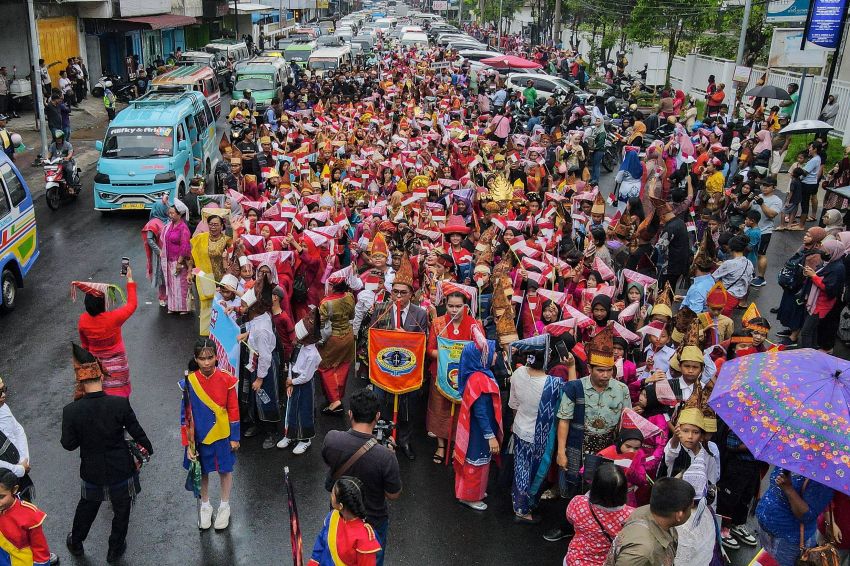 karnaval memeriahkan Peringatan hari jadi Ke- 154 kita Pematang Siantar