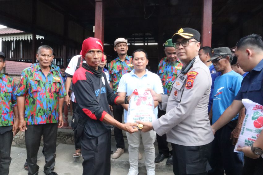 Peringati May Day : Kapolres dan Bupati PMA Dialog bersama Organisasi Serikat Buruh Se-Kabupaten Palas