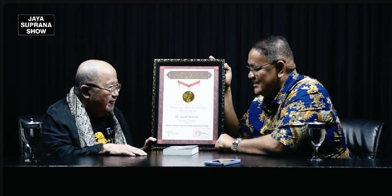 Buku Reunifikasi Korea Karya Dr Teguh Santosa Ditetapkan Rekor MURI Kategori Mahakarya Kebudayaan