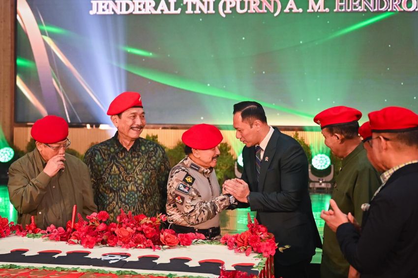 Menko Infrastruktur & Pembangunan Kewilayahan RI Agus Yudhoyono Ucapkan Selamat Ulang Tahun ke-80 untuk Jenderal TNI (Purn) AM Hendropriyono