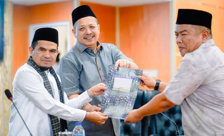 Wabup Solok Hadiri Paripurna DPRD Penyampaian Laporan Reses Masa Sidang II tahun 2024/2025 dan Pembukaan Masa Sidang III tahun 2024/2025