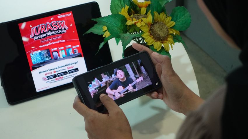 Telkomsel Hadirkan Program "JURASIK – Juragan Nonton Asik" Dorong Pelanggan Sumatera Nikmati Hiburan Digital dengan Hadiah Menarik