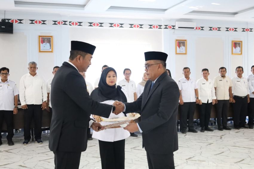 Bupati Saipullah Nasution Lantik Penjabat Sekda Madina