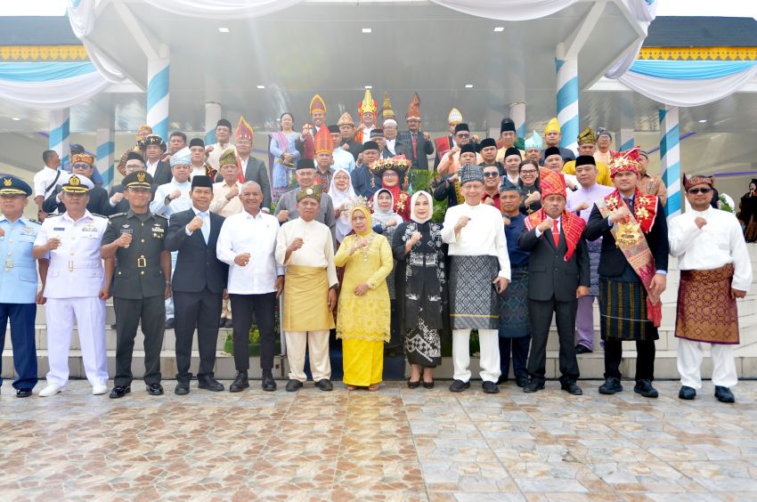Wagub Surya Pimpin Peringatan Hardiknas 2025, Momentum Tingkatkan Komitmen untuk Pendidkan Bermutu