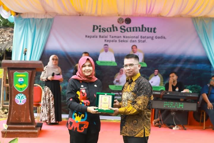 Atika Nasution Sebut Pemda Madina Serius Mendukung Konservasi Alam yang di Canangkan TNBG