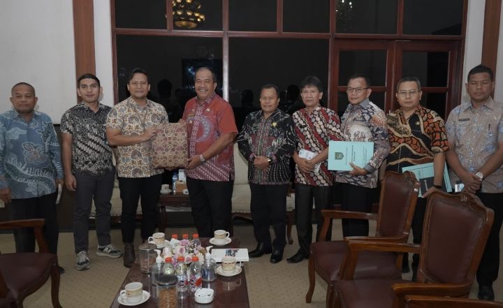 Bupati Terima Kunjungan Pimpinan Perum BULOG Asahan