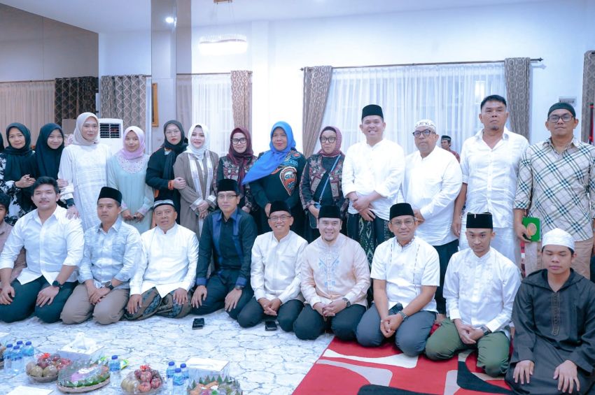 Hadiri Tahlil Malam Ketiga Wafatnya Kakak Zakiyuddin Harahap, Rico Waas: Di Balik Duka Ada Cinta Allah