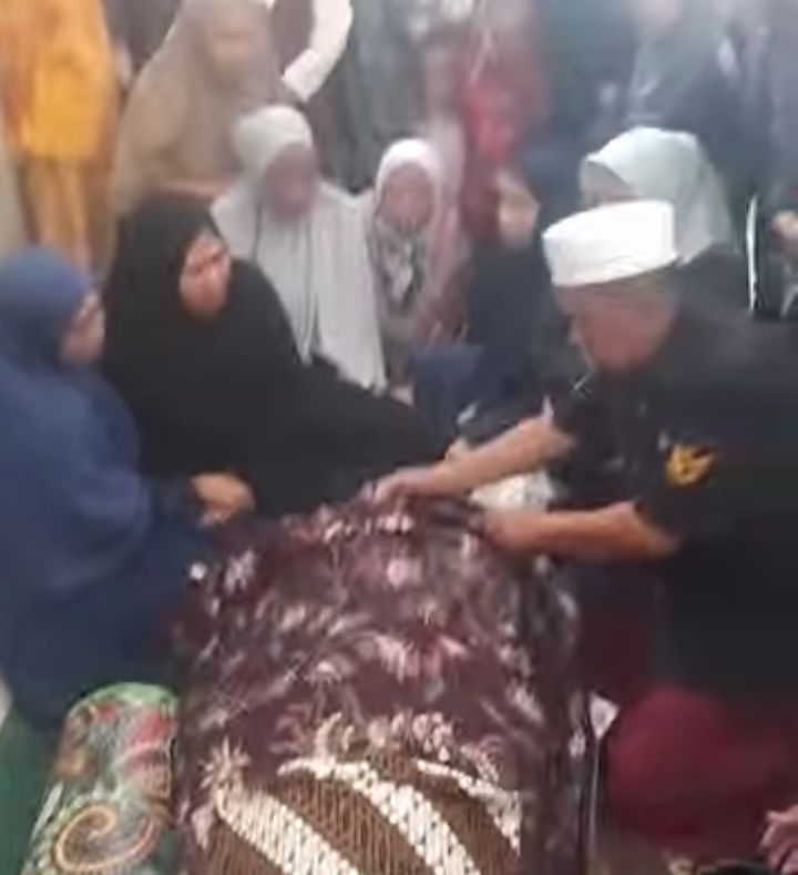 Innalillahi wa inna ilaihi raji'un, Ustaz Dr. H. M. Yahya Yopie Waloni Wafat Saat Menyampaikan Khutbah Jumat di Makassar
