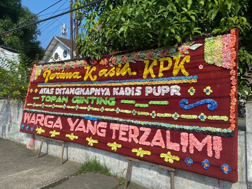 Topan Ginting Ditangkap, Papan Bunga Terima Kasih KPK Muncul di Cadika, Citra Wisata, dan Karya Wisata Medan