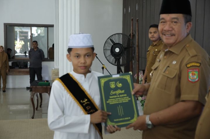 Bupati Asahan Wisuda 48 Orang Santri Lembaga Tahfidz Al-Qir'an Pemkab Asahan