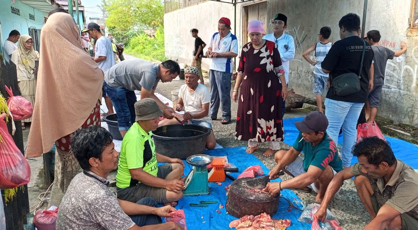 Bakopam Sumut Salurkan Daging Qurban Bantuan Kapolda Sumut