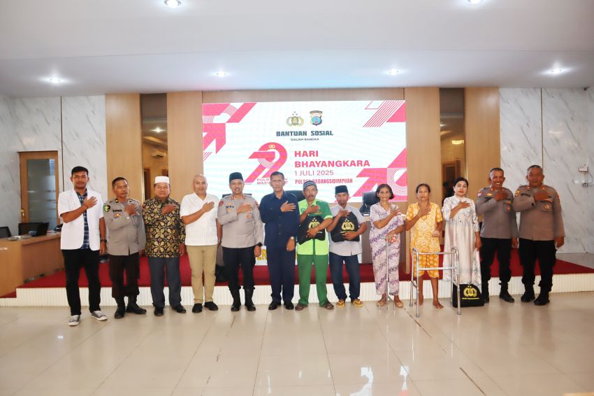 Sambut Hari Bhayangkara ke-79, Polres Padangsidimpuan Bagi Bansos dan Layanan Kesehatan Gratis