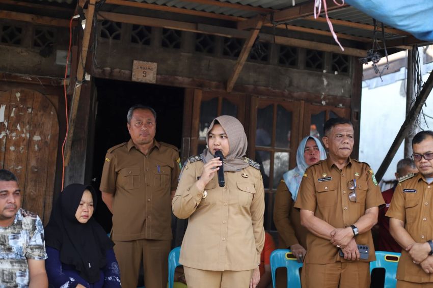 Pemkab Madina Serahkan Bantuan kepada Korban Kebakaran di Gunungtua Tonga, Ini Imbauan Atika Nasution