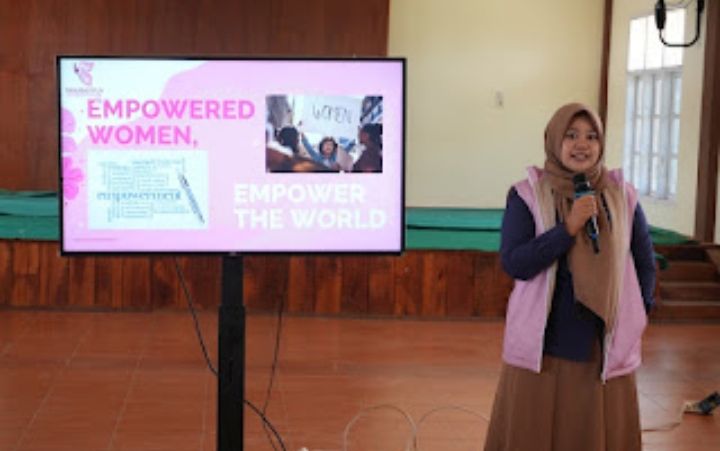 Srikandi PLN UP3 Padangsidimpuan Goes To School : PLN Hadir Menginspirasi dan Mendidik Generasi Muda