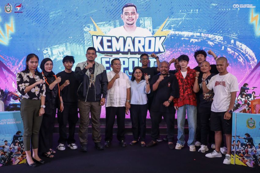 Wali Kota dan Ketua TP PKK menyaksikan langsung Gubernur dan tim bertanding Mobile Legends