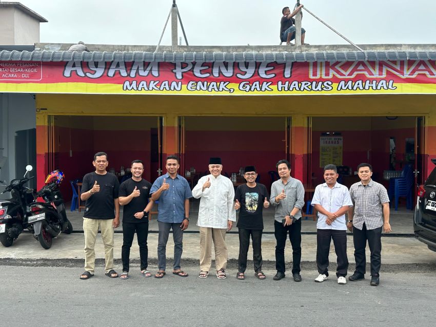 Ketua DPD IKANAS Sumut Dr. H. Asren Nasution, MA Konkretkan Gerakan "Tampar Marsipagodangan" Melalui Kunjungan ke RM Ayam Penyet IKANAS Binjai