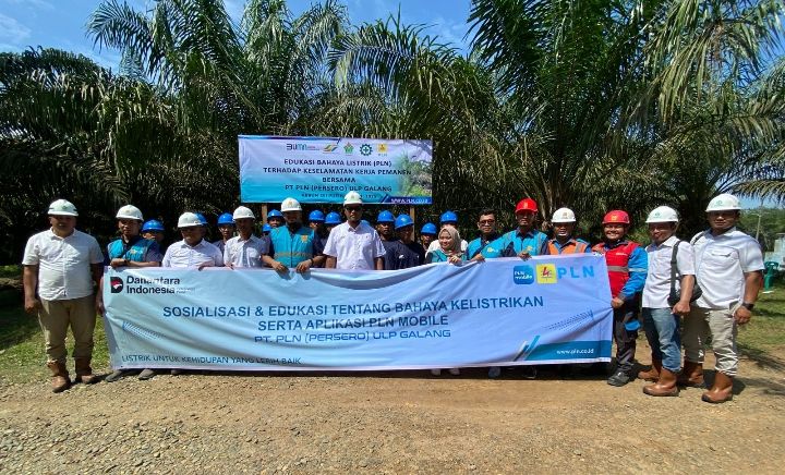 Tingkatkan Keselamatan Kerja, PLN Hadir untuk Rakyat melalui Edukasi Bahaya Listrik Saat Panen Sawit