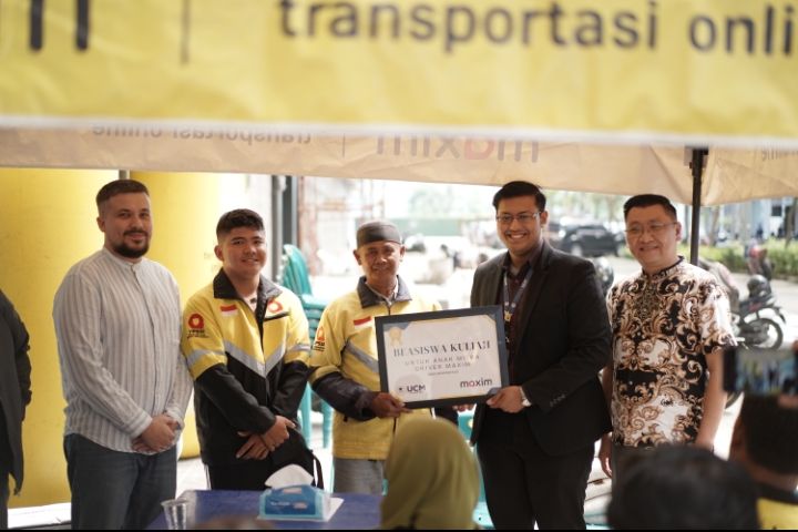 Rangkul UCM Campus dan Jasa Raharja, Maxim Berikan Beasiswa dan Edukasi Keselamatan Kerja kepada Mitra Pengemudi di Kota Medan