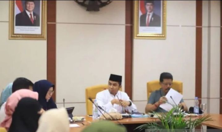 Wali Kota Solok Ramadhani Kirana Putra Memimpin Langsung Pertemuan Lanjutan Bersama Jajaran OPD.
