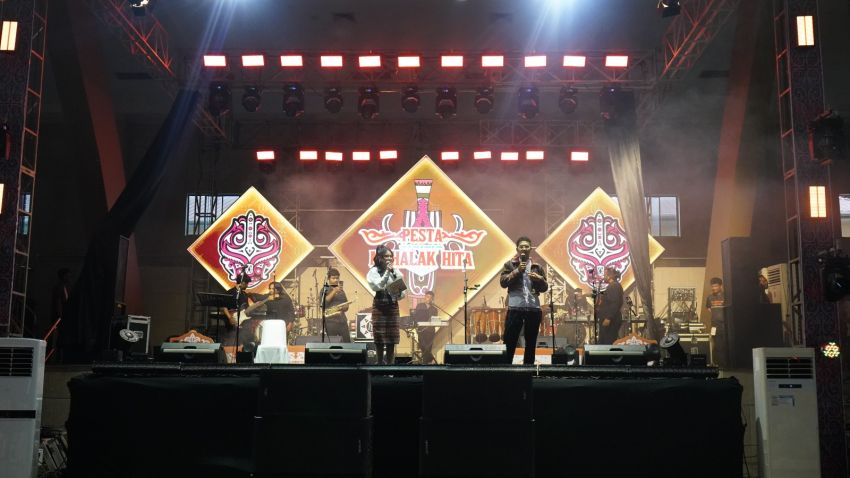 Indosat Dukung Pesta Ni Halak Hita 2025, Rayakan Budaya Batak Melalui Musik dan Budaya