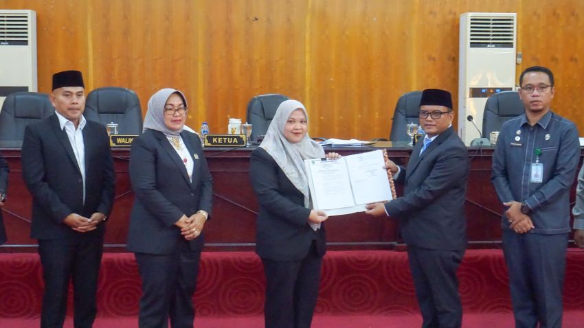 Paripurna DPRD Padangsidimpuan Rekomendasi LKPJ Tahun 2024,Sri Fitrah Munawaroh : Wujud Transparansi dan Akuntabiltas Kepala Daerah