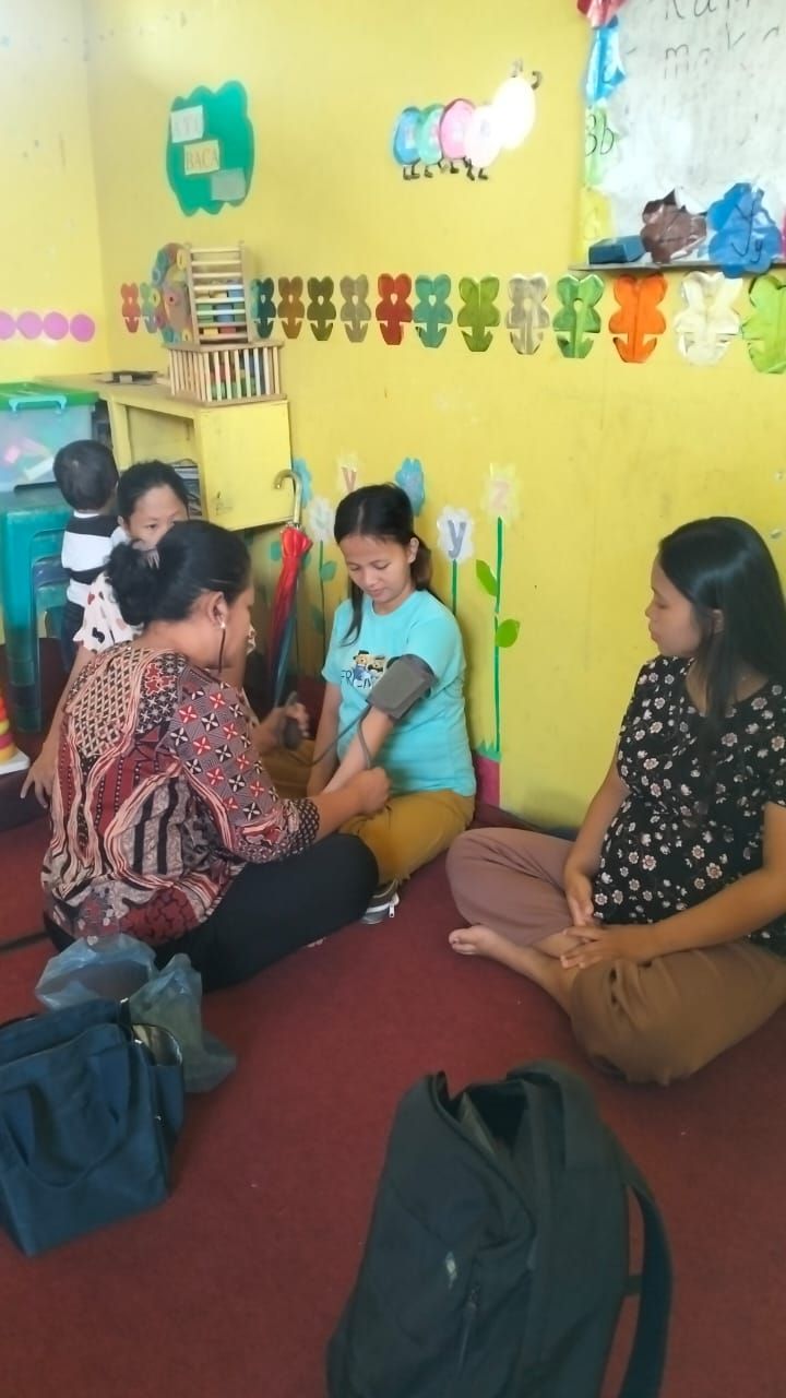 Pemko melalui Dinkes secara rutin menyelenggarakan Kelas Ibu Hamil dan Kelas Ibu Balita di seluruh Puskesmas