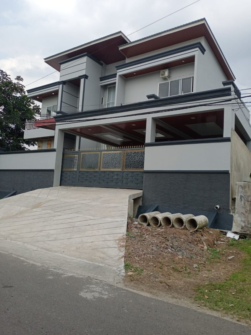 Viral Rumah Mewah Diduga Milik Kadis PUPR Sumut di Jalan Serimpi Raya Padang Bulan