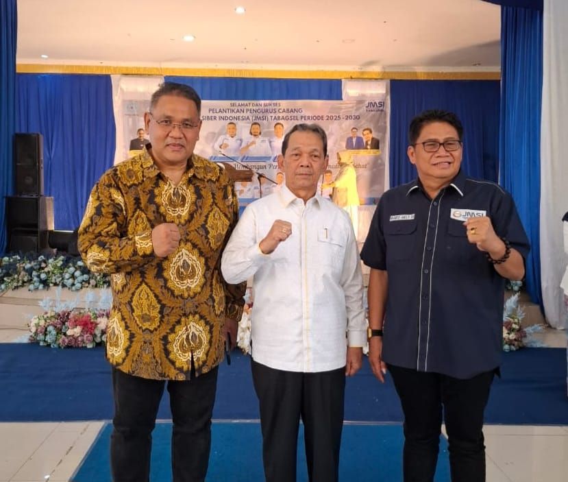 Tenun Khas Tapsel Jadi Sorotan di Pelantikan JMSI Tabagsel, Syahrul Pasaribu: Ini Kebanggaan Daerah