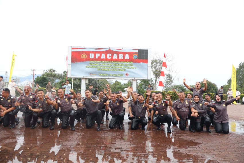 Kapolres Tapsel Pimpin Upacara Kenaikan Pangkat,AKBP Yasir Ahmadi : Tingkatkan Profesionalisme,Layani Masyarakat dengan Baik
