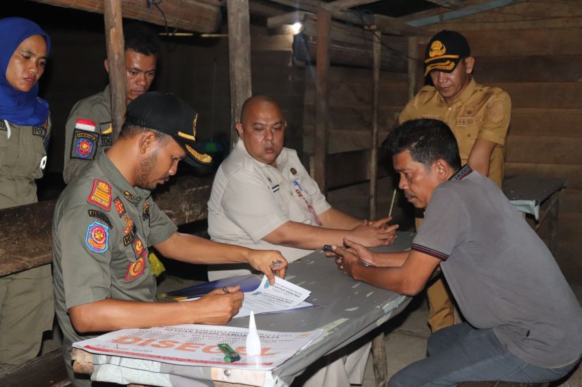 Satpol PP Padang Lawas Utara Gencar Razia Tempat Hiburan Malam, Puluhan Miras Diamankan!