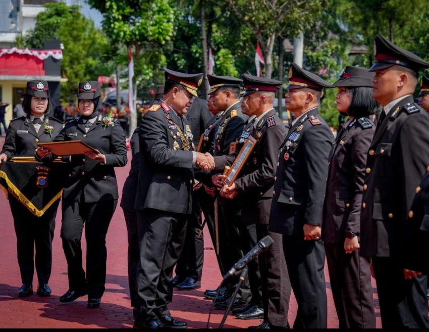 Polda Sumut Berikan Penghargaan Kepada 56 Personel Berprestasi, Meriahkan HUT Bhayangkara ke-79