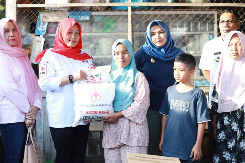 Wabup Madina Kunjungi Dua Lokasi Kebakaran di Mompang Julu, Atika Nasution : Harap Berhati-hati