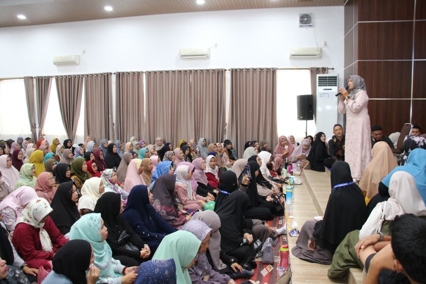 Wakil Walikota Hadiri Majelis Tauhid PPALC-YAI, Serahkan Santunan kepada Jamaah Lansia