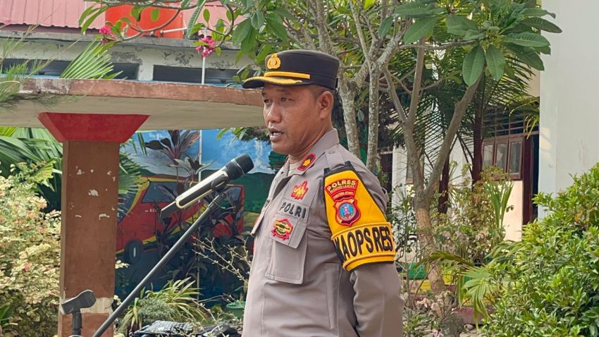 Waka Polres Palas Pimpin Apel di SMA Negeri 1 Barumun,Kompol Sugianto : Polisi Go To School untuk Generasi Gemilang