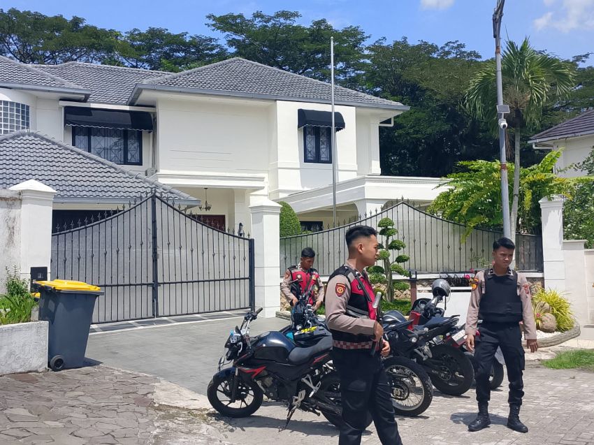 KPK Lakukan Penggeledahan Di Rumah Pribadi Topan Ginting