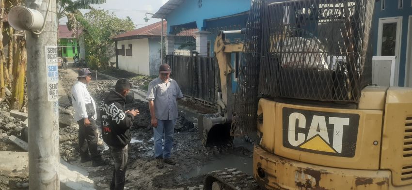 Terkesan Sarat KKN, Oknum Kepling Diduga Tutupi Adanya Pengerjaan Proyek Drainase, Lurah: Tidak Ada Kordinasi ke Saya