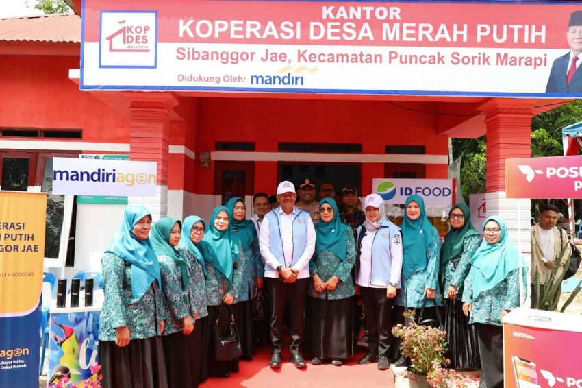 Bupati Madina dan Wabup Ikuti Peluncuran KMP dari Sibanggor Jae Puncak Sorik Merapi