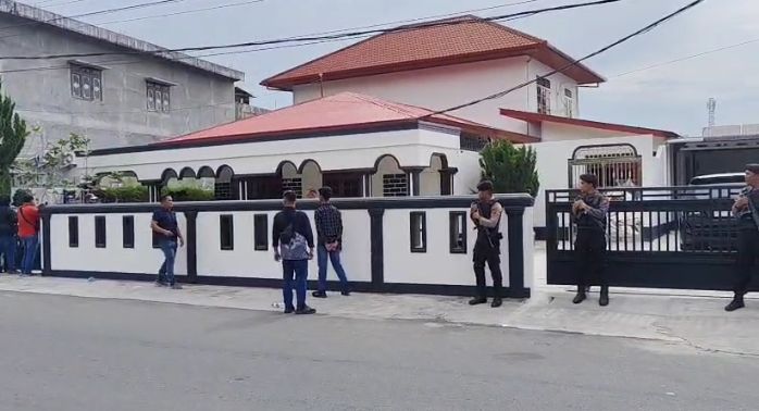 KPK Geledah Rumah Pribadi Kirun Direktur PT Dalihan Natolu Grup di Padangsidimpuan