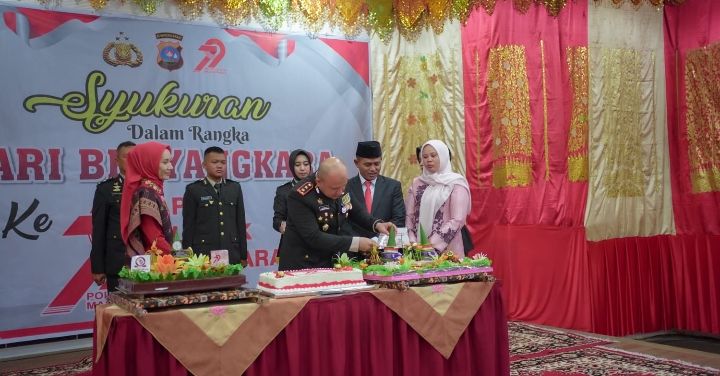 Bupati Solok Ikuti Upacara Peringatan Hari Bhayangkara ke-79