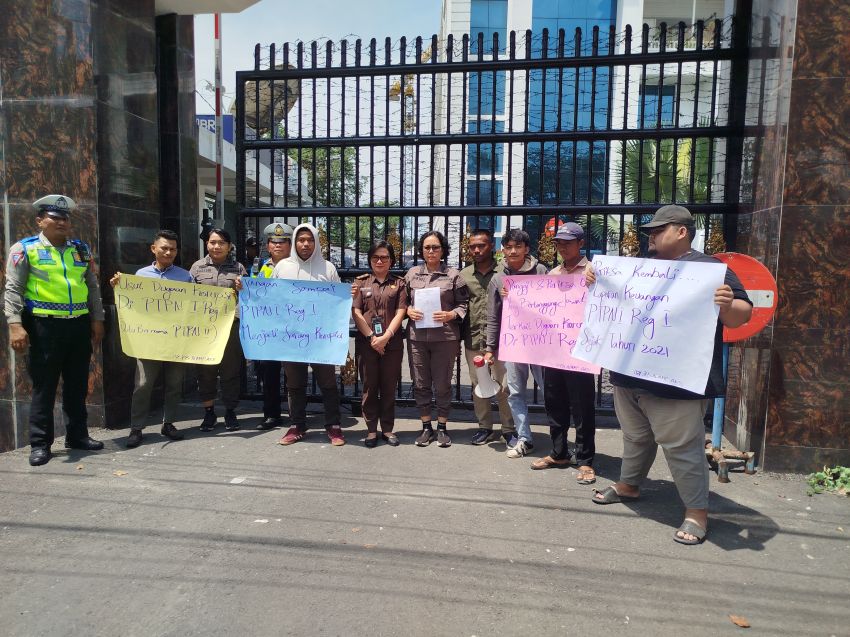 ALAMP AKSI Demo di Kejati Sumut, Desak Usut Dugaan Korupsi Rp17 Miliar di PTPN I