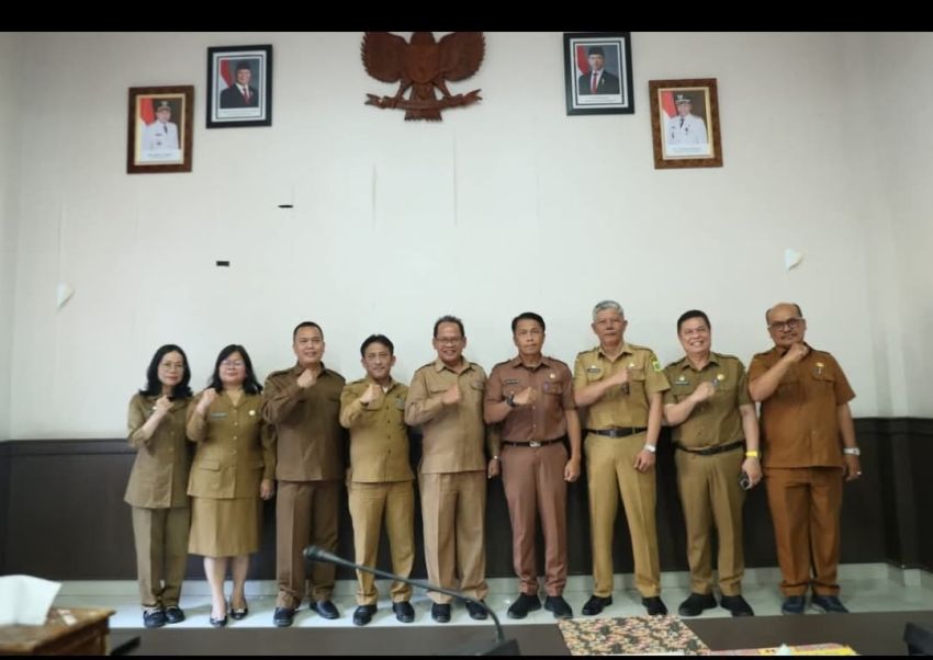 Asisten Pemerintahan Dan Kadis Sertijab Di Ruangan Rapat Nusantara